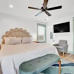 Stylish Studio With Loft On East End Of Pcb Just Half Mile To Beach