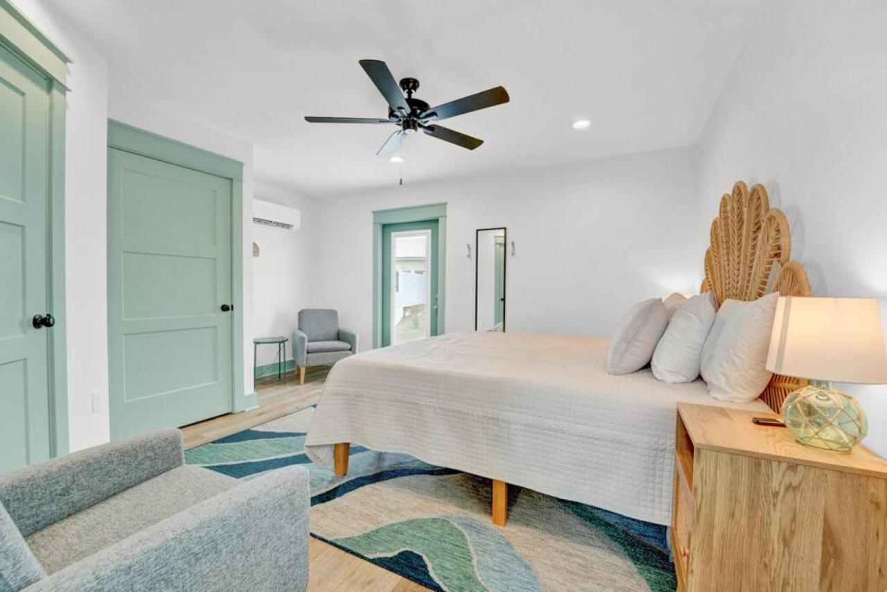 Stylish With Loft On East End Of Pcb Just Half Mile To Holiday home *