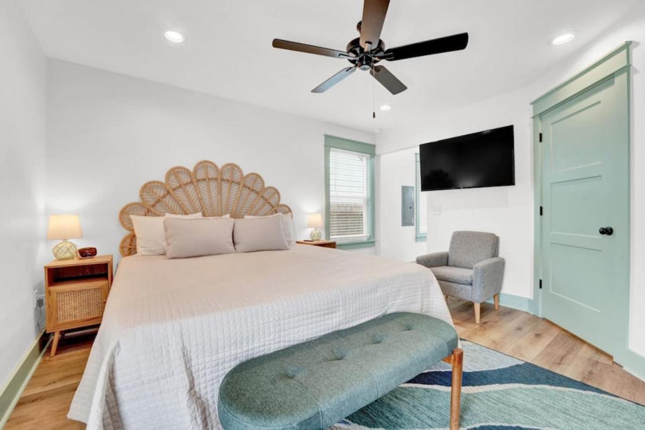 Stylish With Loft On East End Of Pcb Just Half Mile To Holiday home